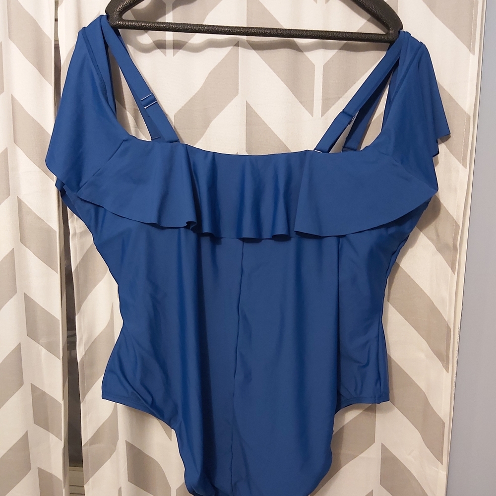 Bathing suit - Picture 2 of 3
